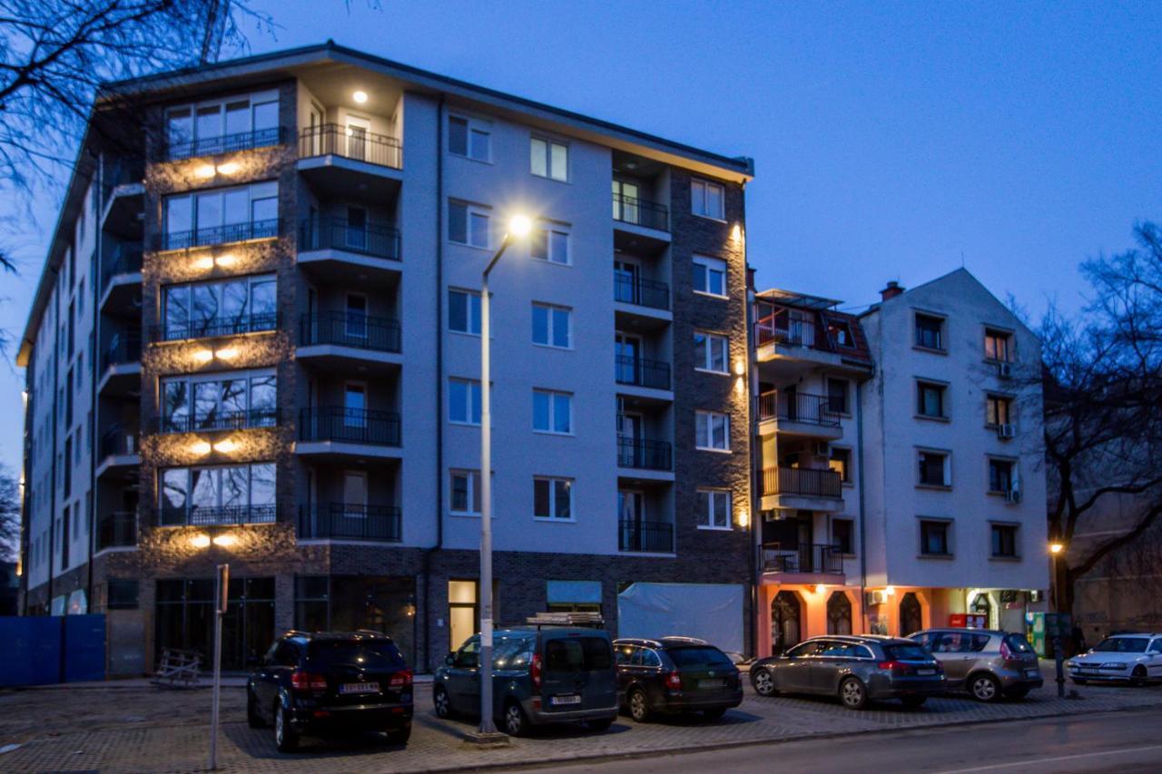 Exclusive And Apartment *