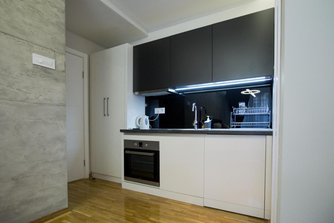 Exclusive And Apartment