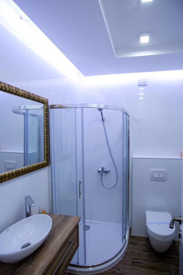 Exclusive And Apartment